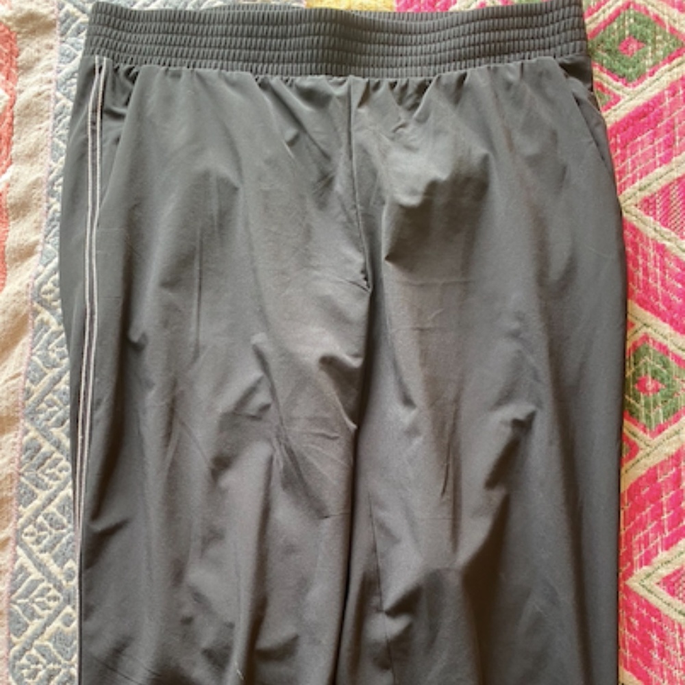 JOGGERS WITH STRIPE DETAIL